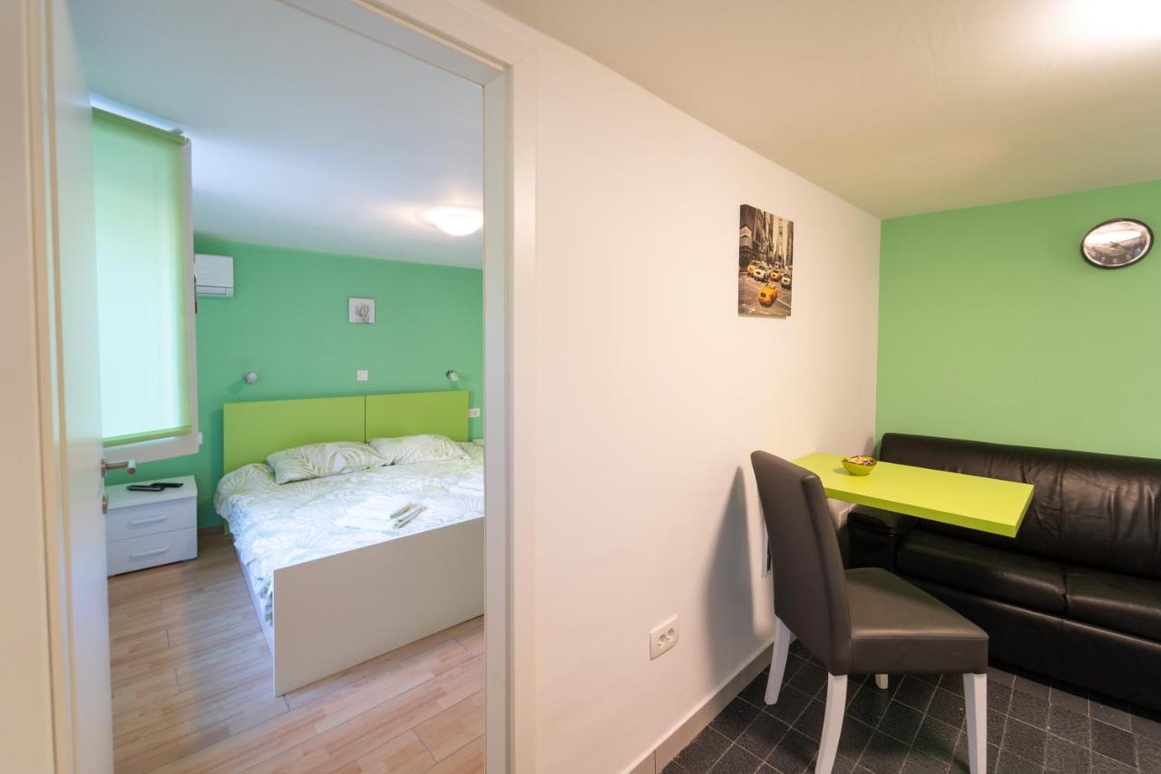Apartment Fly Split Eksteriør billede