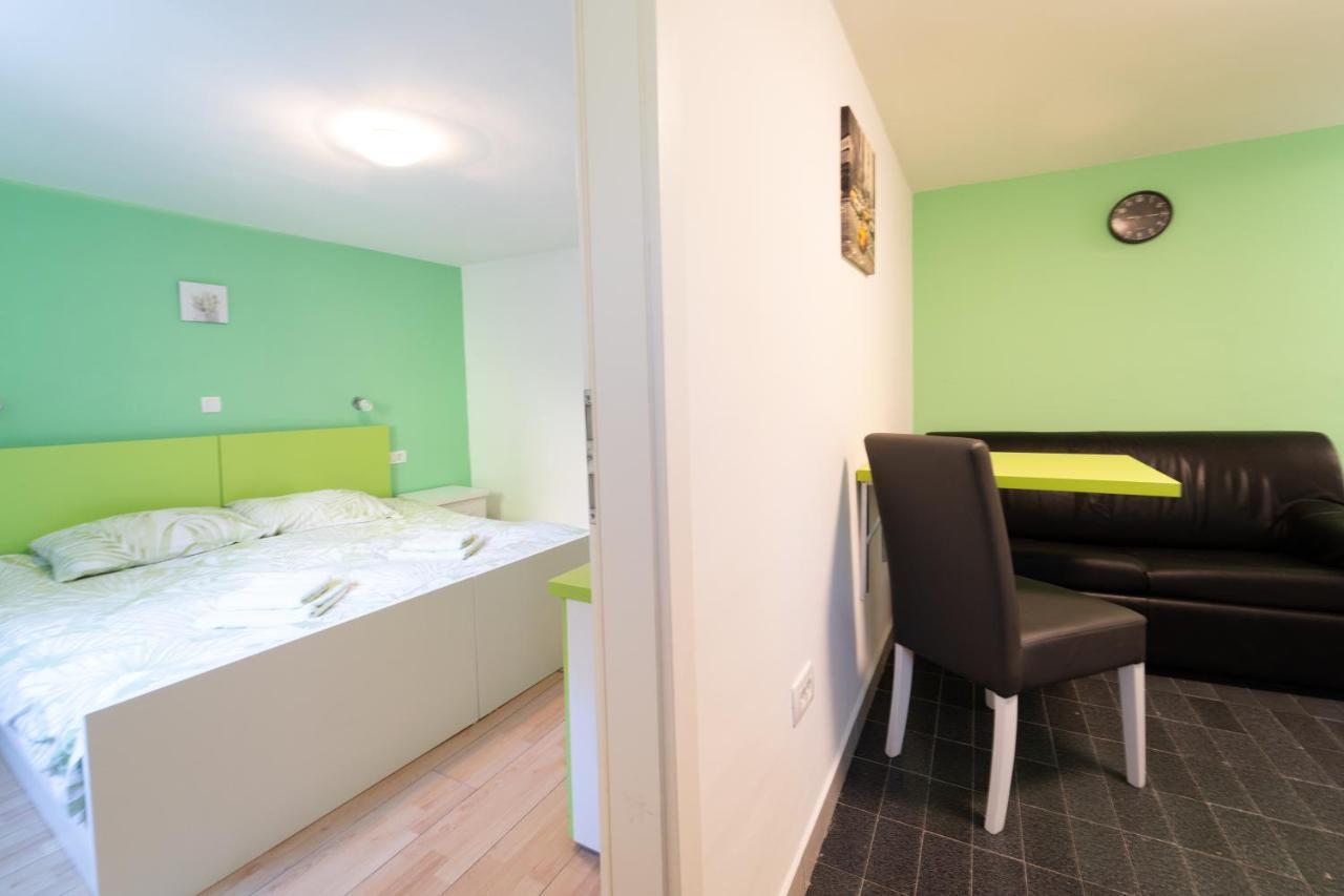 Apartment Fly Split Eksteriør billede