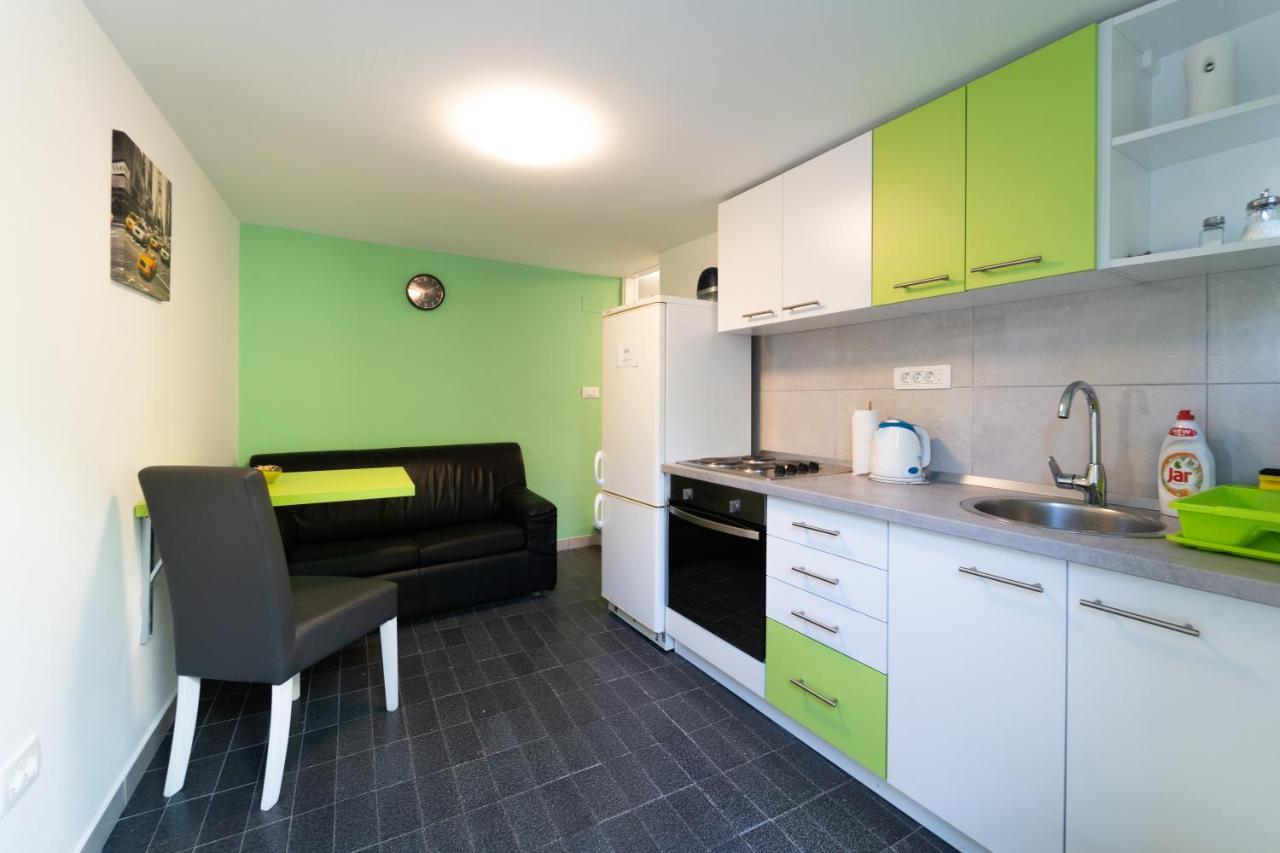 Apartment Fly Split Eksteriør billede