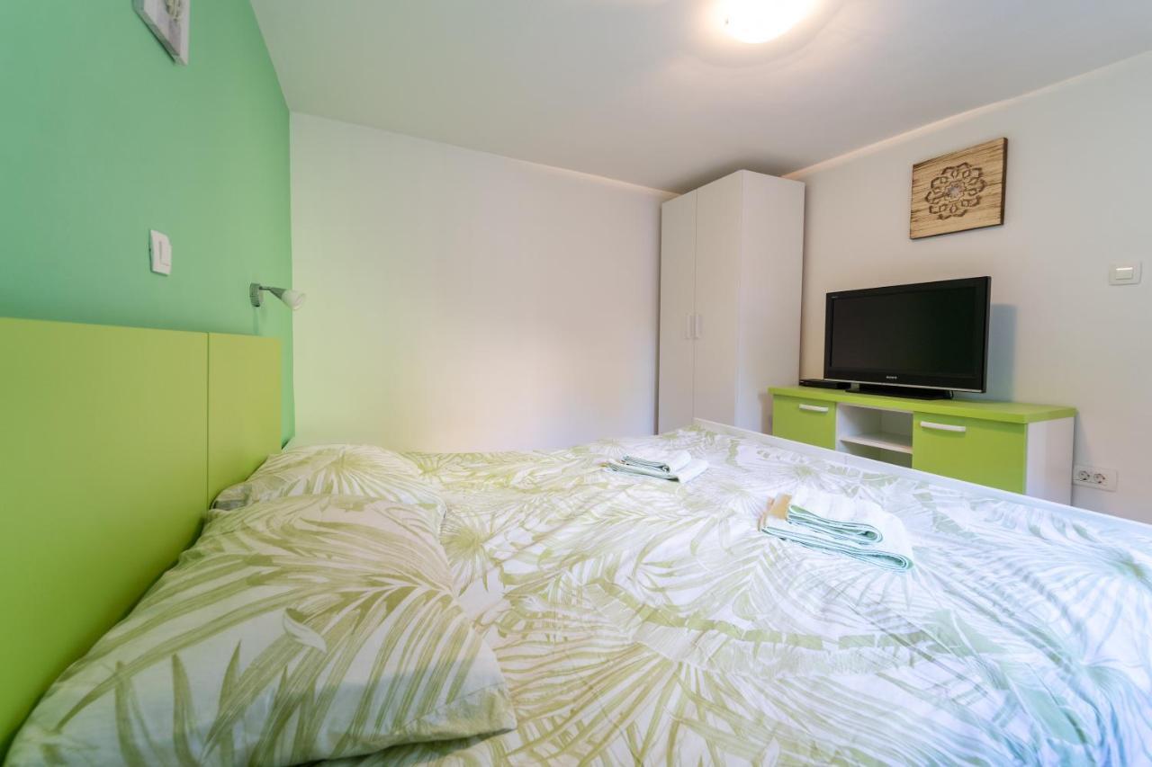 Apartment Fly Split Eksteriør billede