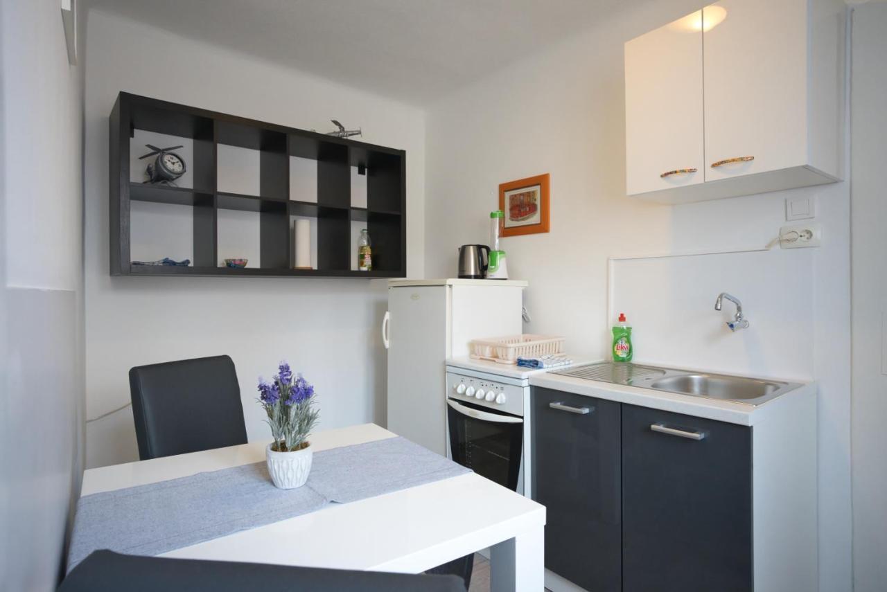 Apartment Fly Split Eksteriør billede